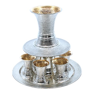 מחלק יין כסף סטרלינג עבודת יד ריקוע איזמל נקודות עיצוב ציון חדאד ייצור במילאנו איטליה. מתאים ל-6 אורחים אפשר להזמין לכל כמות אורחים